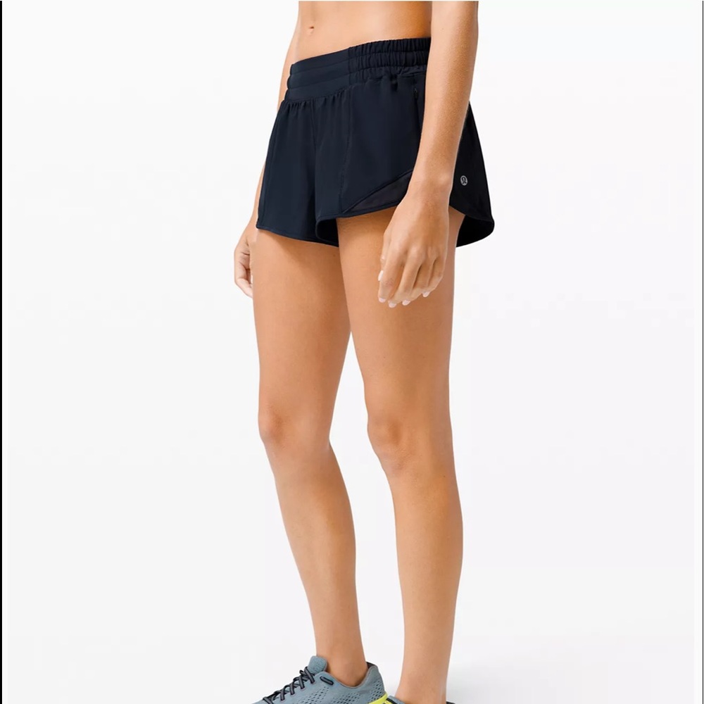 black lululemon “hotty hot low rise short 2.5”